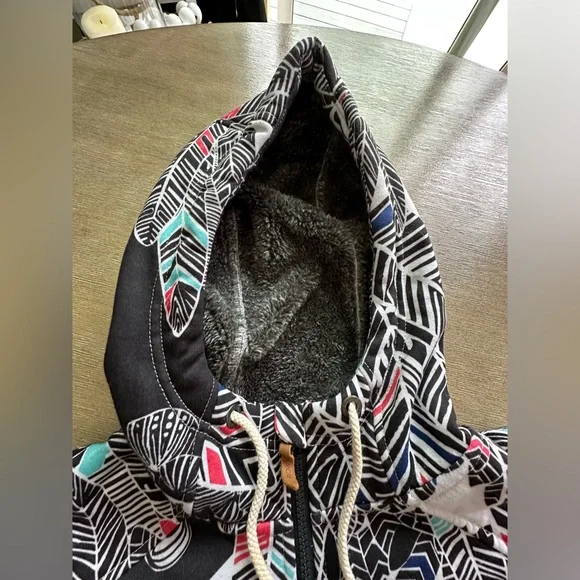 Roxy Black and White Patterned Hoodie Jacket small EUC - Picture 5 of 14